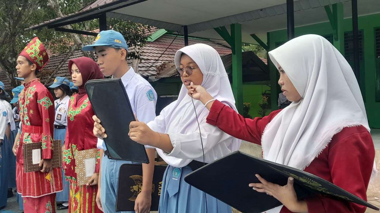 Upacara Memperingati Hari Sumpah Pemuda